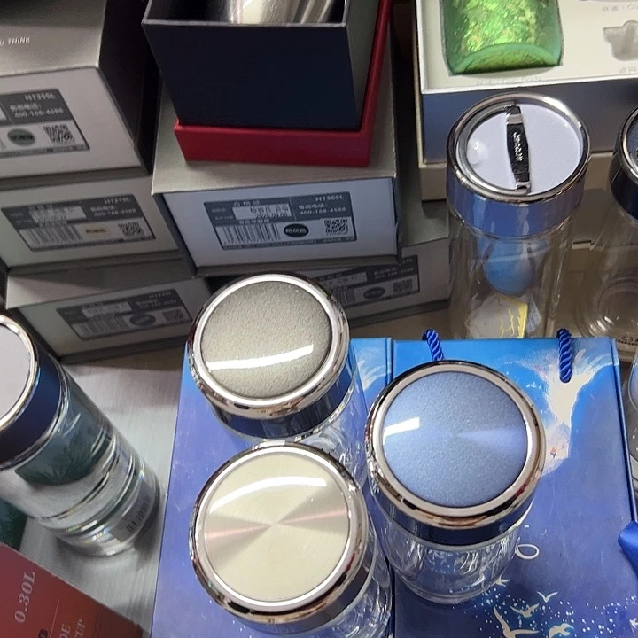 水晶贵族850-4颜色随机230ml  微瑕