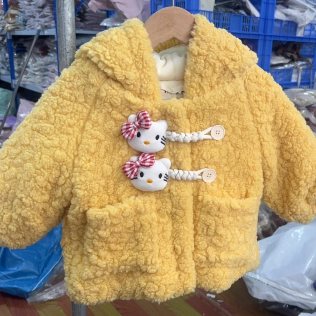 女宝冬款黄色kitty外套