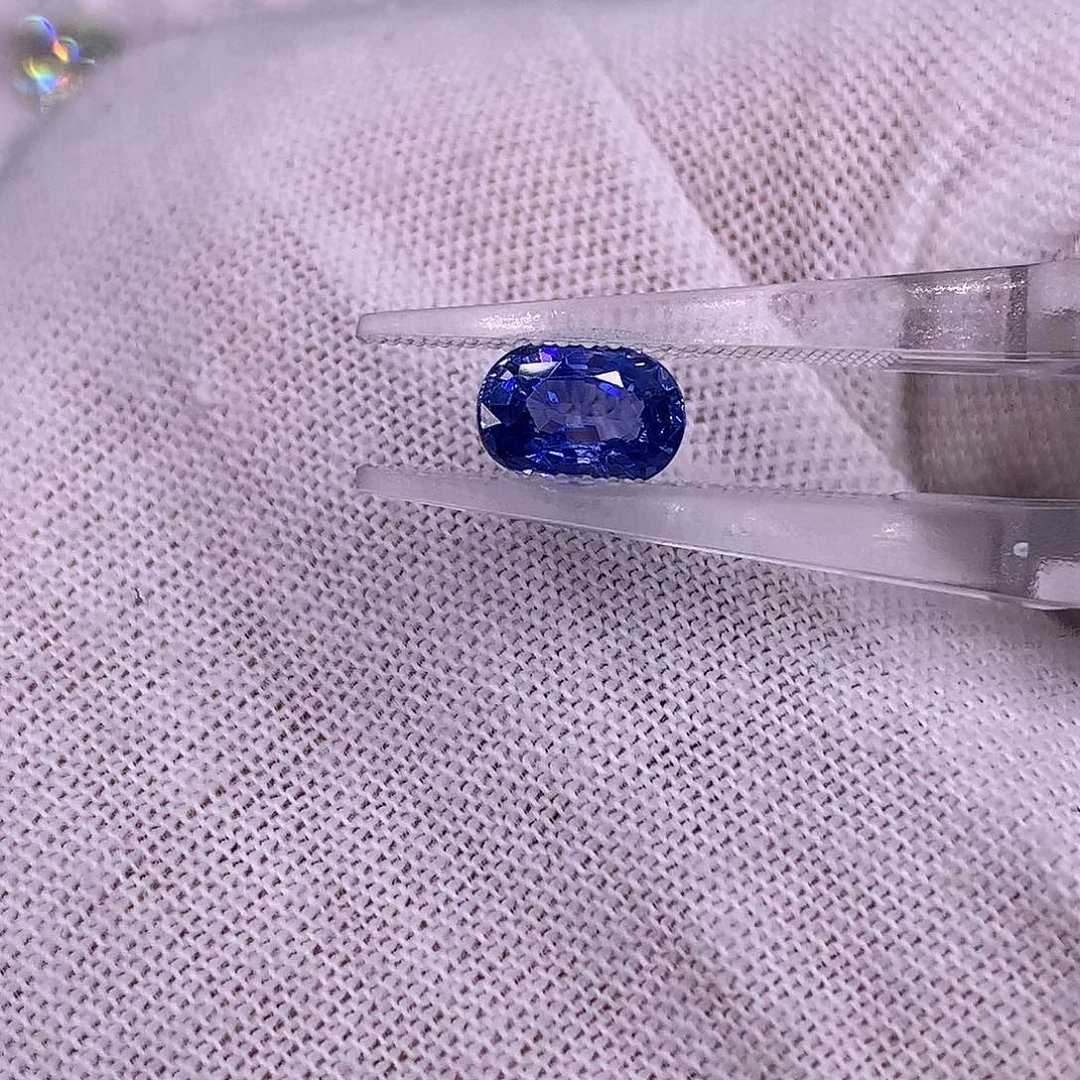 彩色蓝宝石裸石9958869988