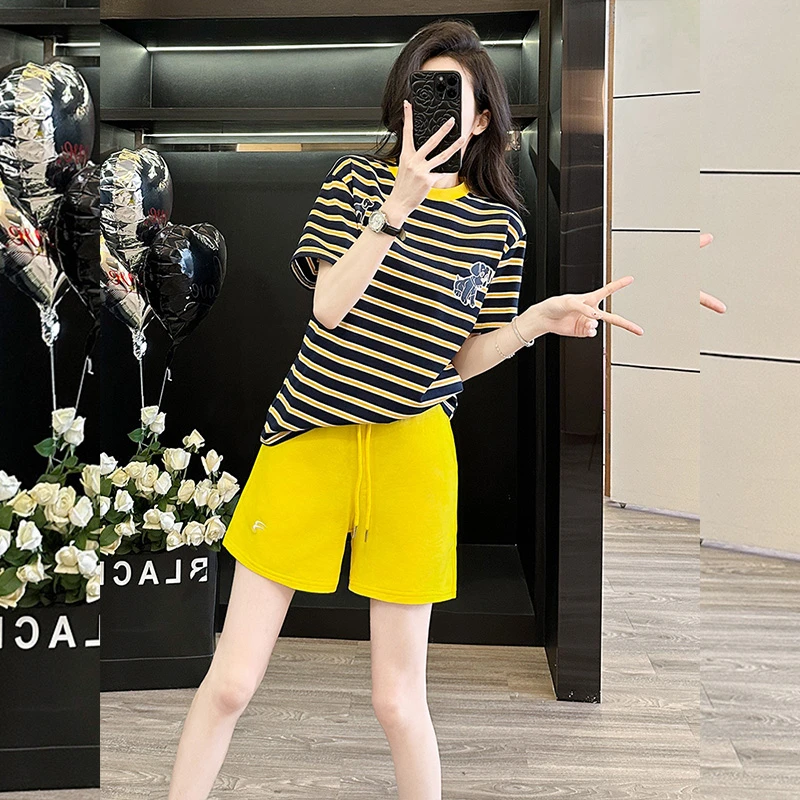 韩版休闲运动套装女夏季2025新款减龄洋气黑色条纹T恤短裤两件套