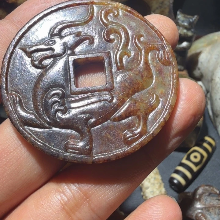 用***4和田玉未镶嵌车挂