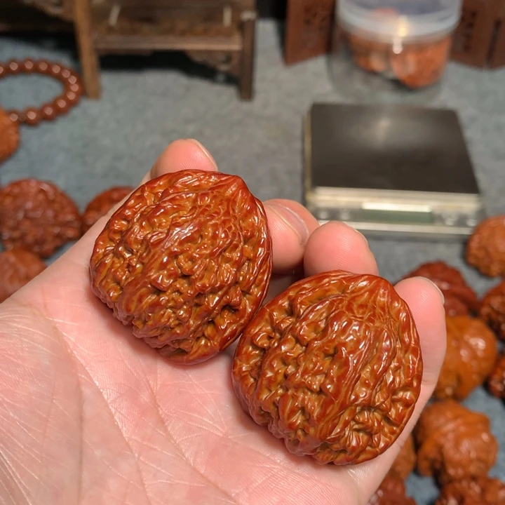 文玩核桃把件月**心差价，南疆，粗筋不发货，要虎头王