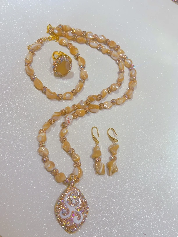 铜合金亚克力项链 新疆四件套首饰送妈妈送亲戚妇女节礼物