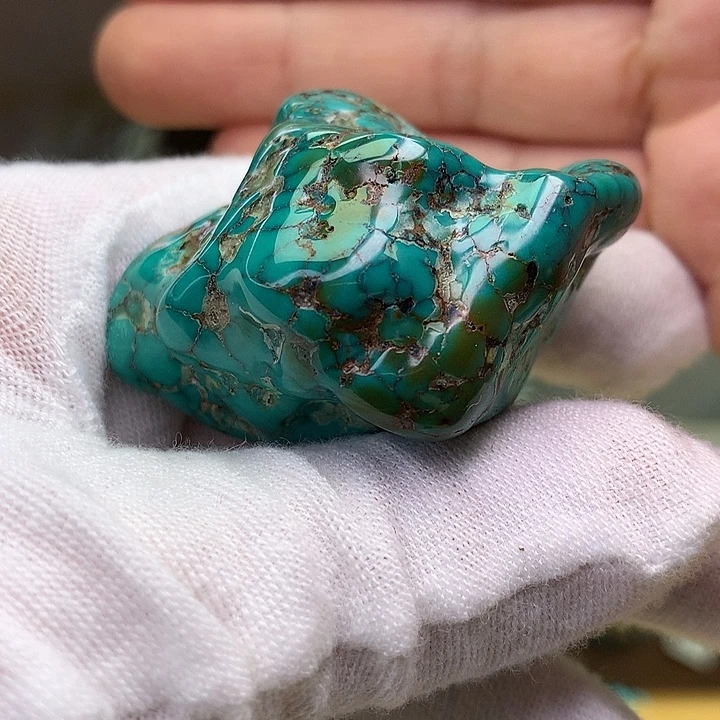 绿松石未镶嵌原矿