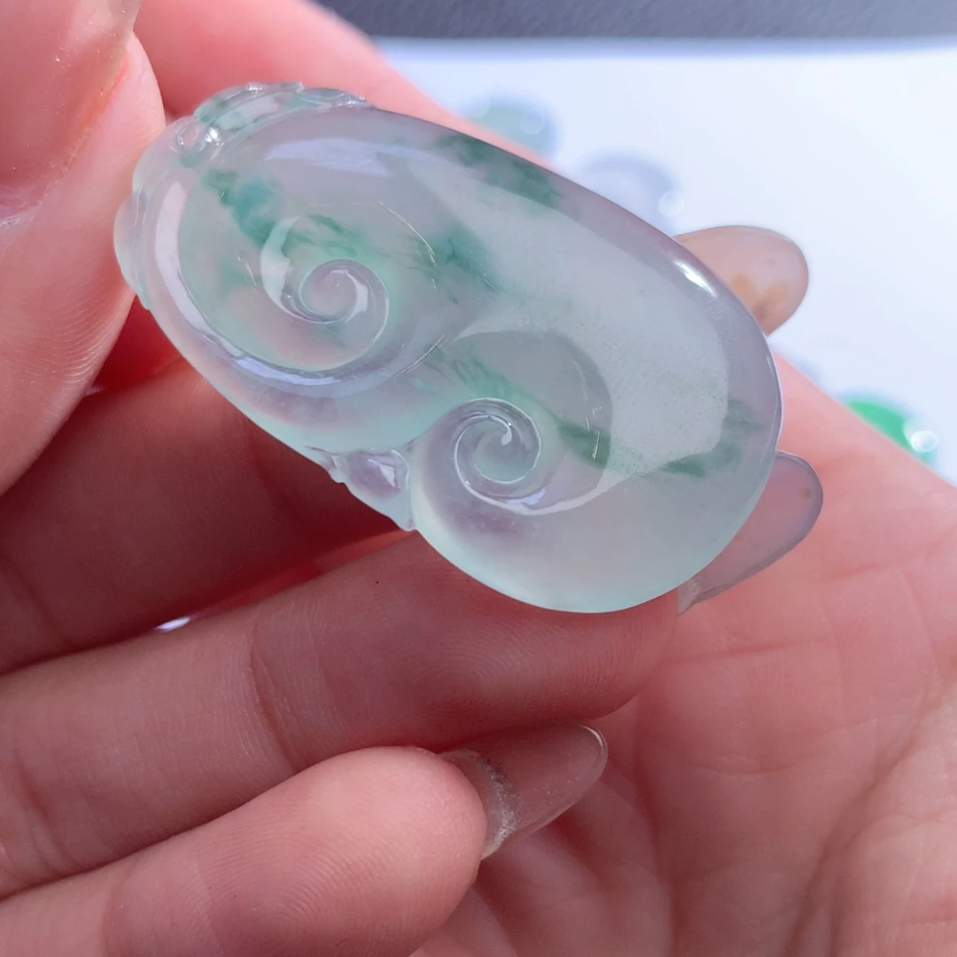 翡翠未镶嵌颈饰缅甸