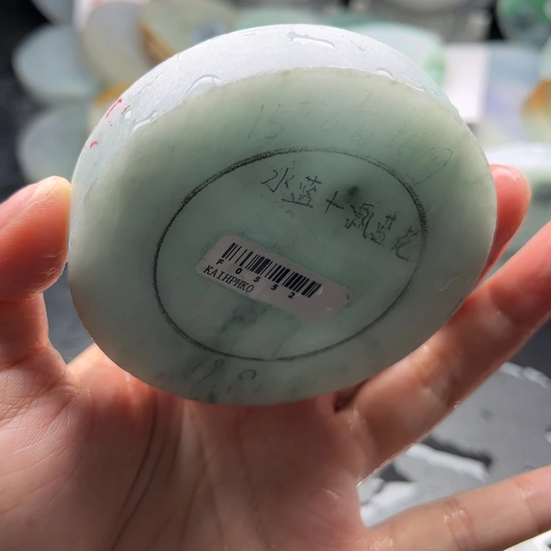 未镶嵌翡翠手镯定制翡翠