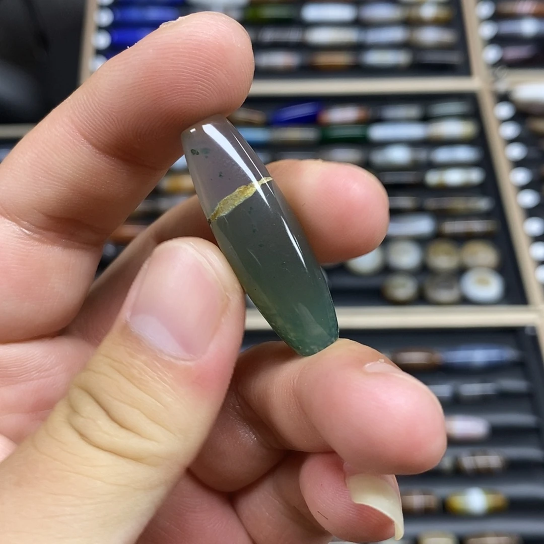 故***。玛瑙/玉髓颈饰未镶嵌