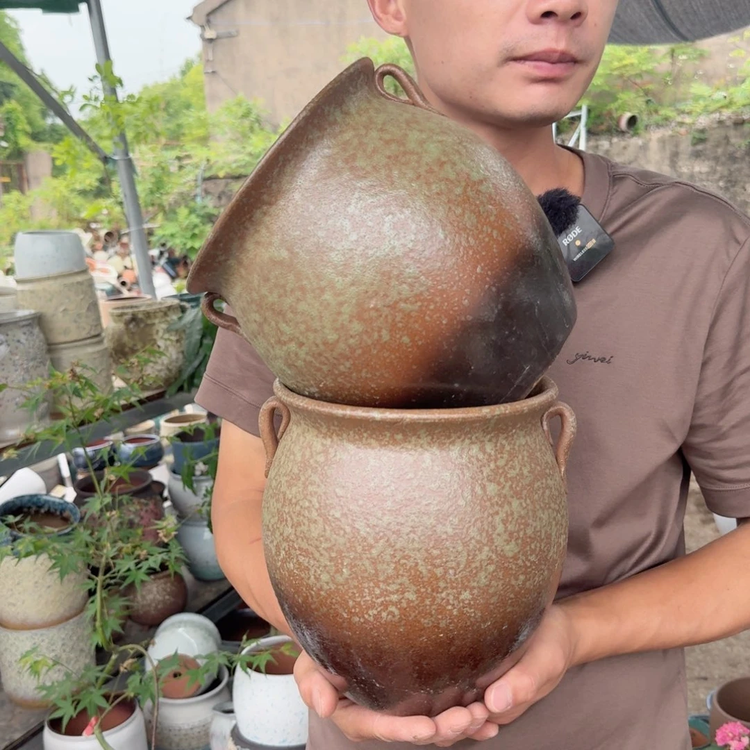 紫砂花盆口18高20（两个牛油果