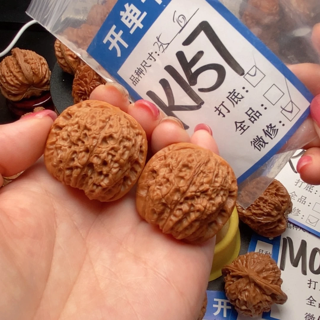 吊坠桃核核桃血麒麟