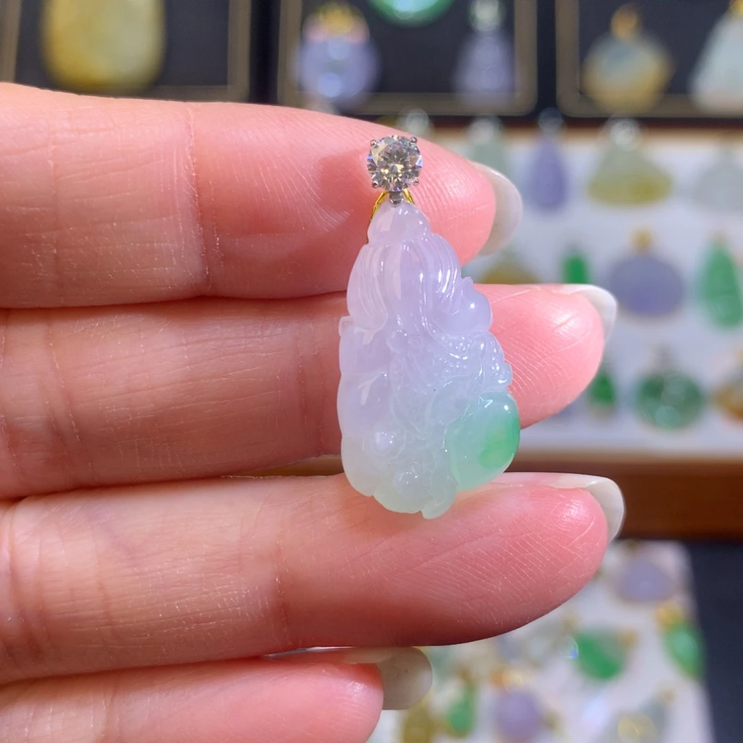 翡翠18K金镶嵌颈饰