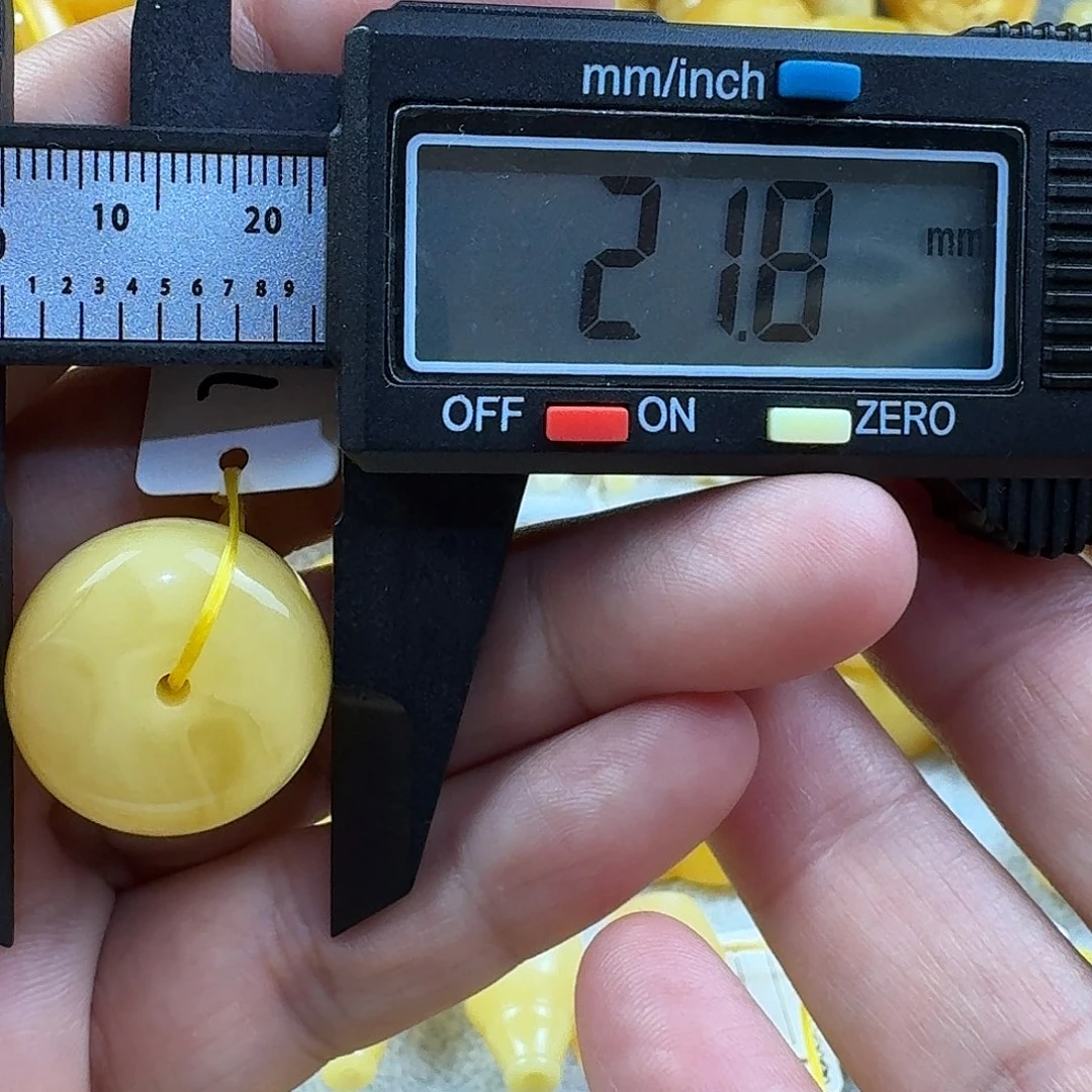 新***杰蜜蜡未镶嵌裸石63杂