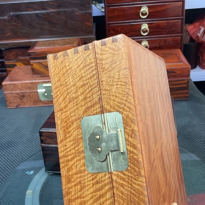 木缅甸花梨木盒子一个