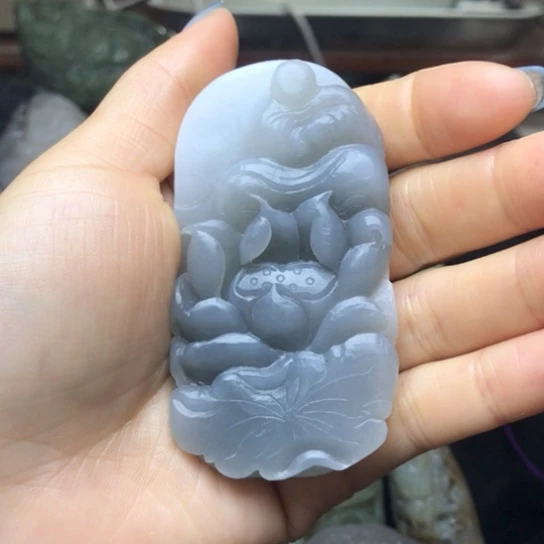 和田玉未镶嵌把件