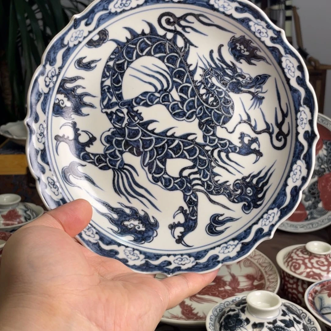 阿***熊元青花铠甲龙葵口壶承