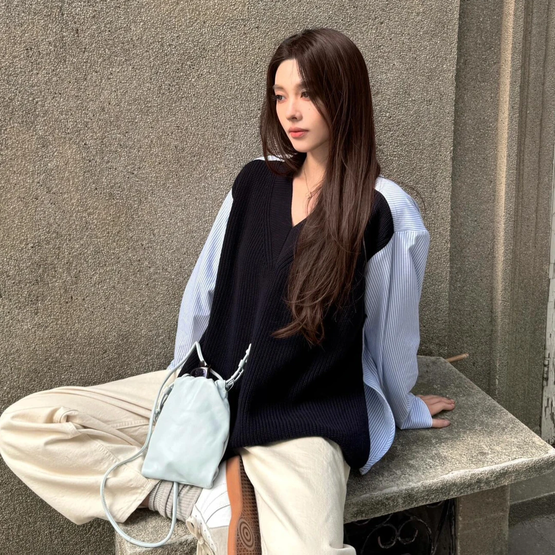 新款时尚洋气百搭女装C家标准版型领拼接毛衣条纹仿衬衫假两件上