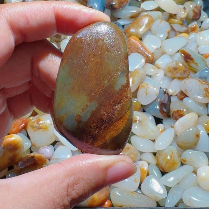 颈饰未镶嵌和田玉（糖玉）43.8克