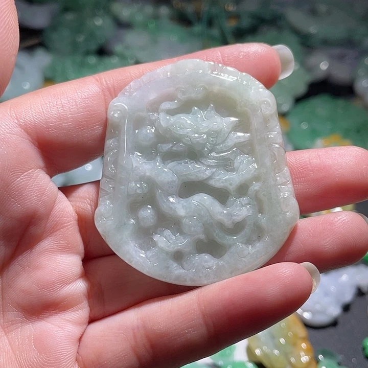 颈饰未镶嵌翡翠天