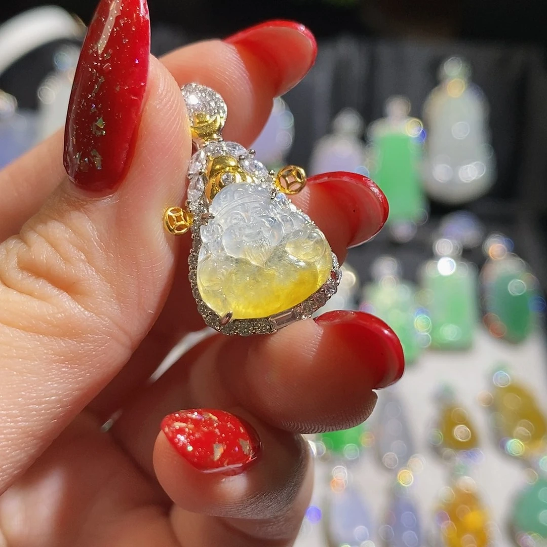 翡翠颈饰银S925镶嵌柔**妮天然翡翠