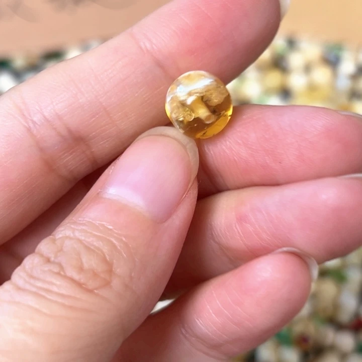 未镶嵌蜜蜡裸石9.6mm一个