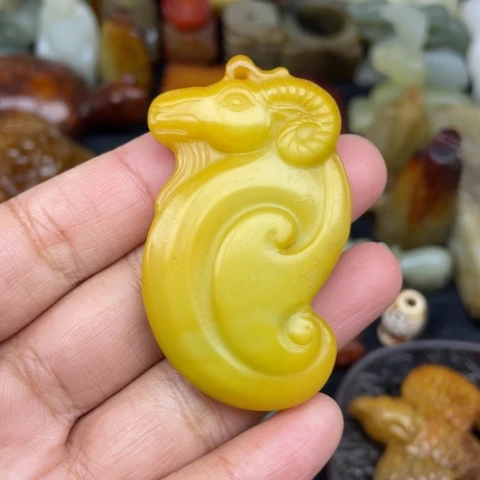 和田玉未镶嵌颈饰80