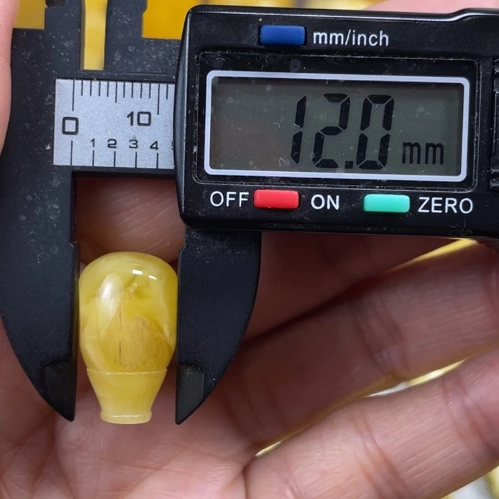 蜜蜡未镶嵌裸石12杂