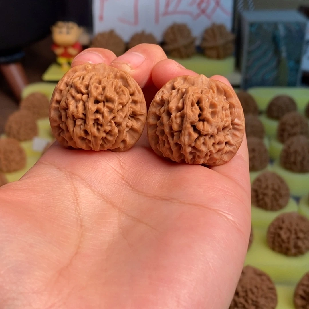 核桃秦岭闷尖狮子头32瑕疵