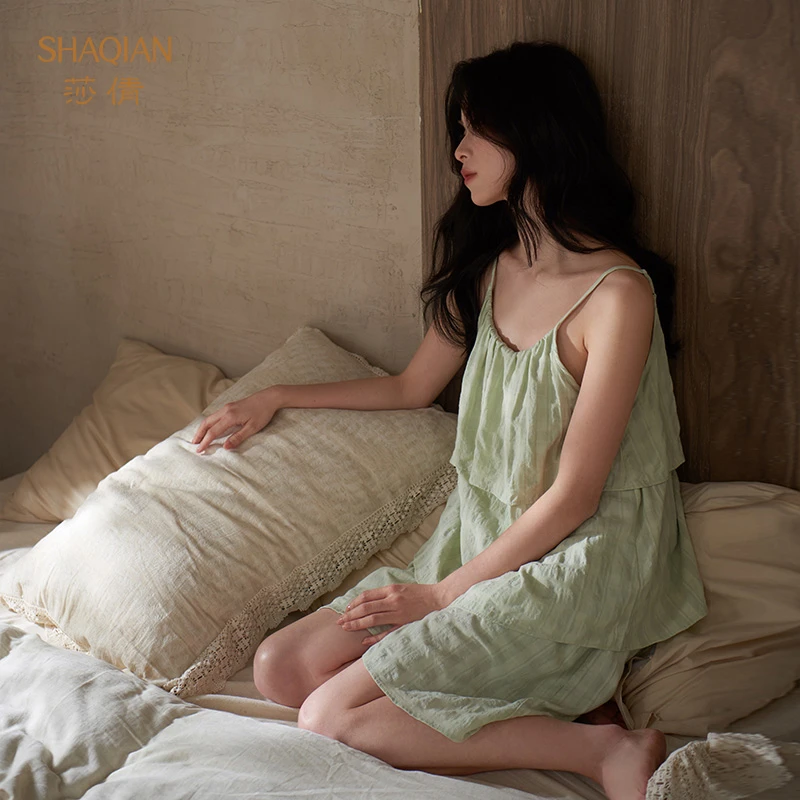 莎倩夏季梭织泡泡棉吊带睡衣女士带胸垫2025年新款凉感家居服套装