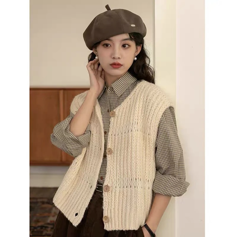 复古2025秋季圆领马甲日系新款开衫镂空马夹短款百搭小香风上衣