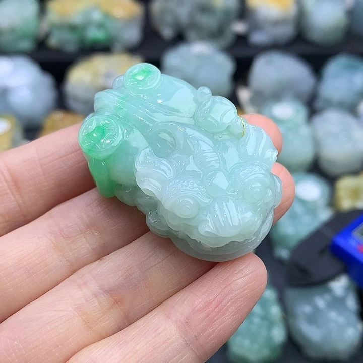 翡翠未镶嵌颈饰天然缅甸A货翡翠貔貅吊坠