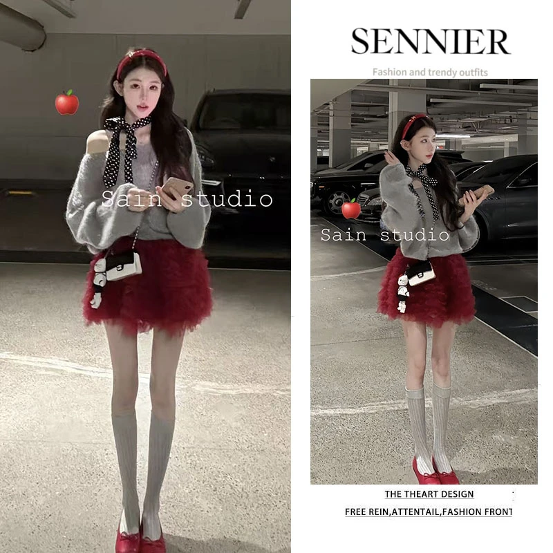 秋季温柔系穿搭女2025新款韩版洋气百搭斜肩针织衫蛋糕短裙两件套