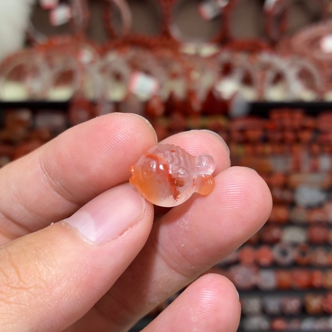 南红玛瑙未镶嵌颈饰嘟嘟鱼1