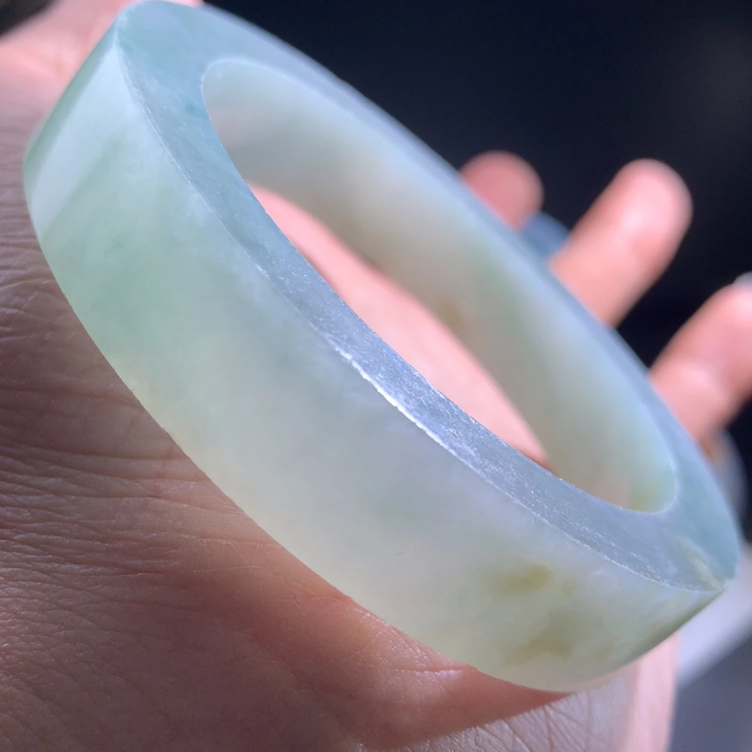 定制翡翠未镶嵌手镯