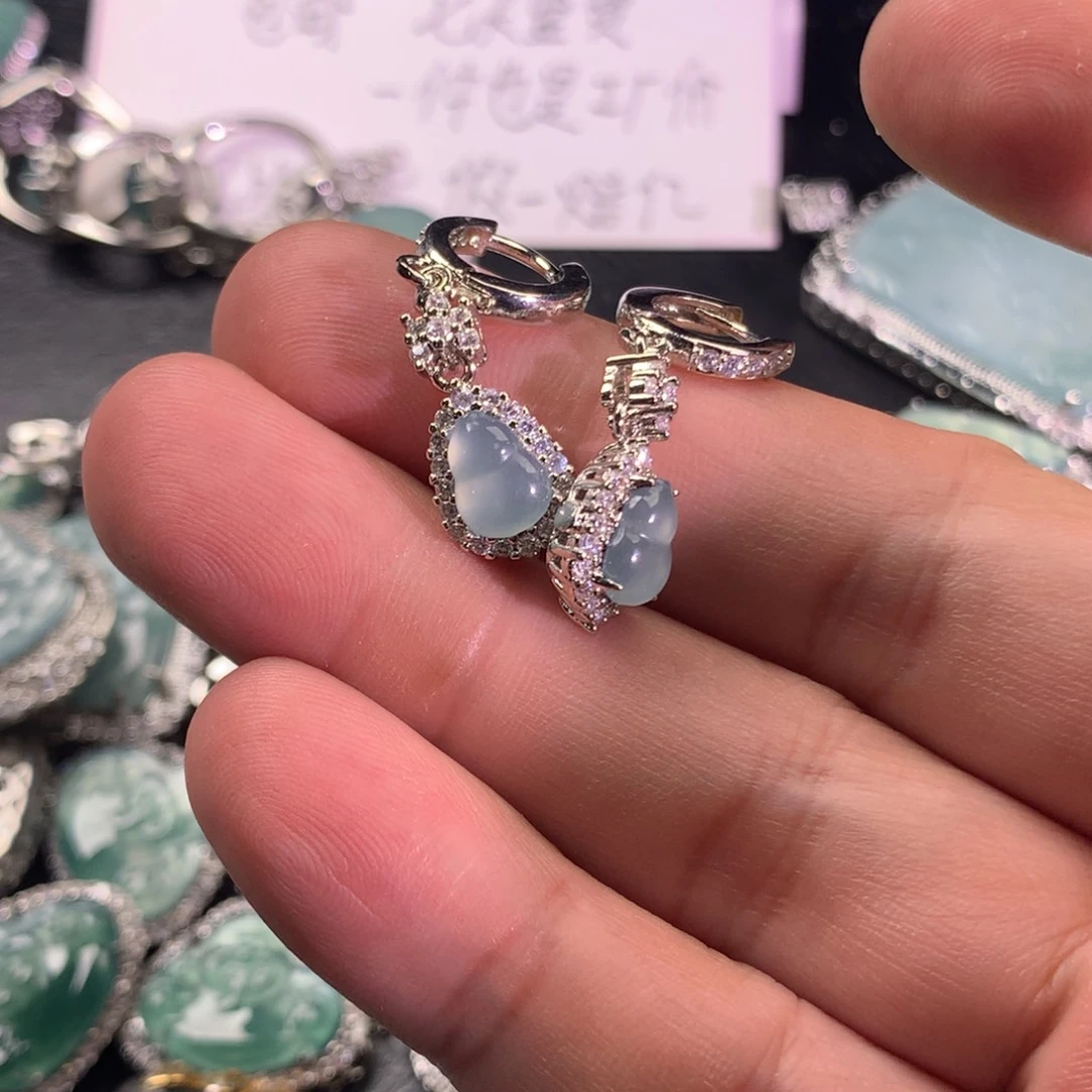 翡翠颈饰未镶嵌葫芦耳钩