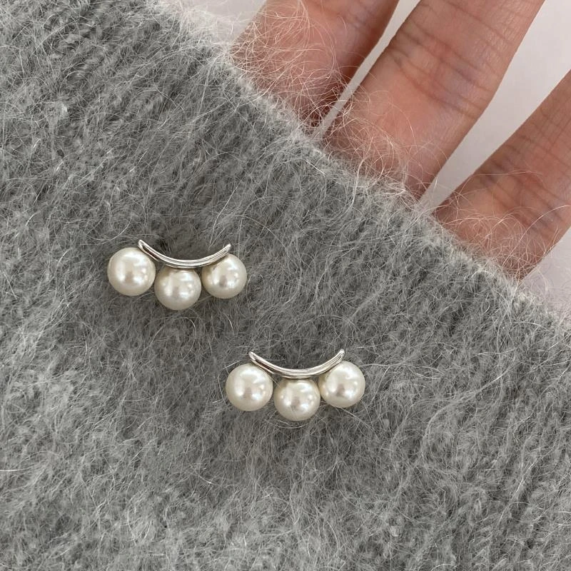 CAIEM KAIET 925银耳饰 925银针极简强光珍珠弧度耳钉女轻奢耳饰