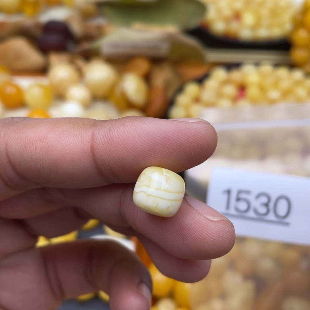 琥珀珠宝奇石未镶嵌10.7m 微瑕 虎皮一线天