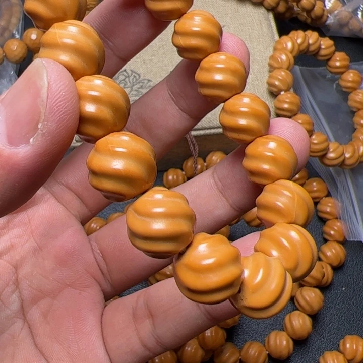 猴头核桃手串看看咯