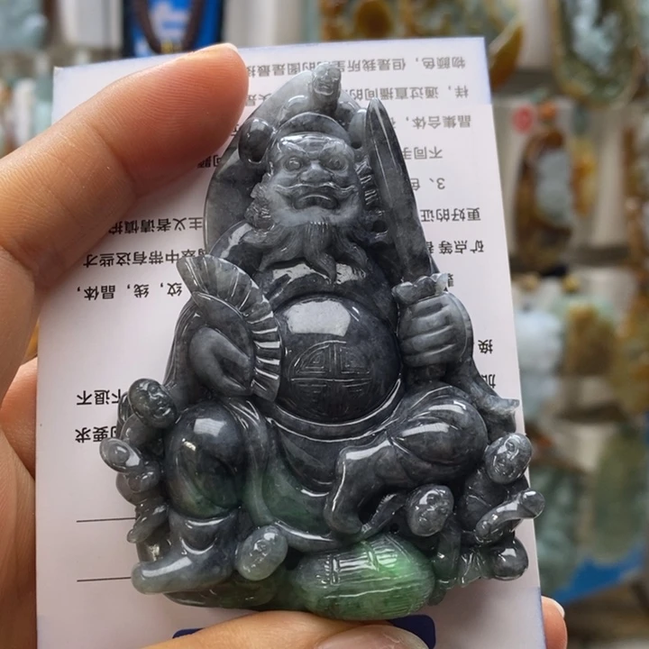 翡翠未镶嵌颈饰好