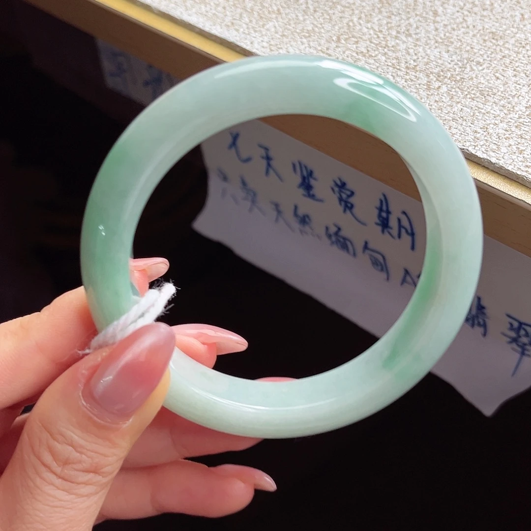 翡翠未镶嵌手镯手镯
