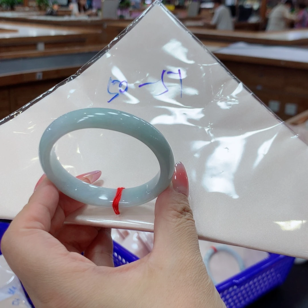 翡翠手镯未镶嵌买断