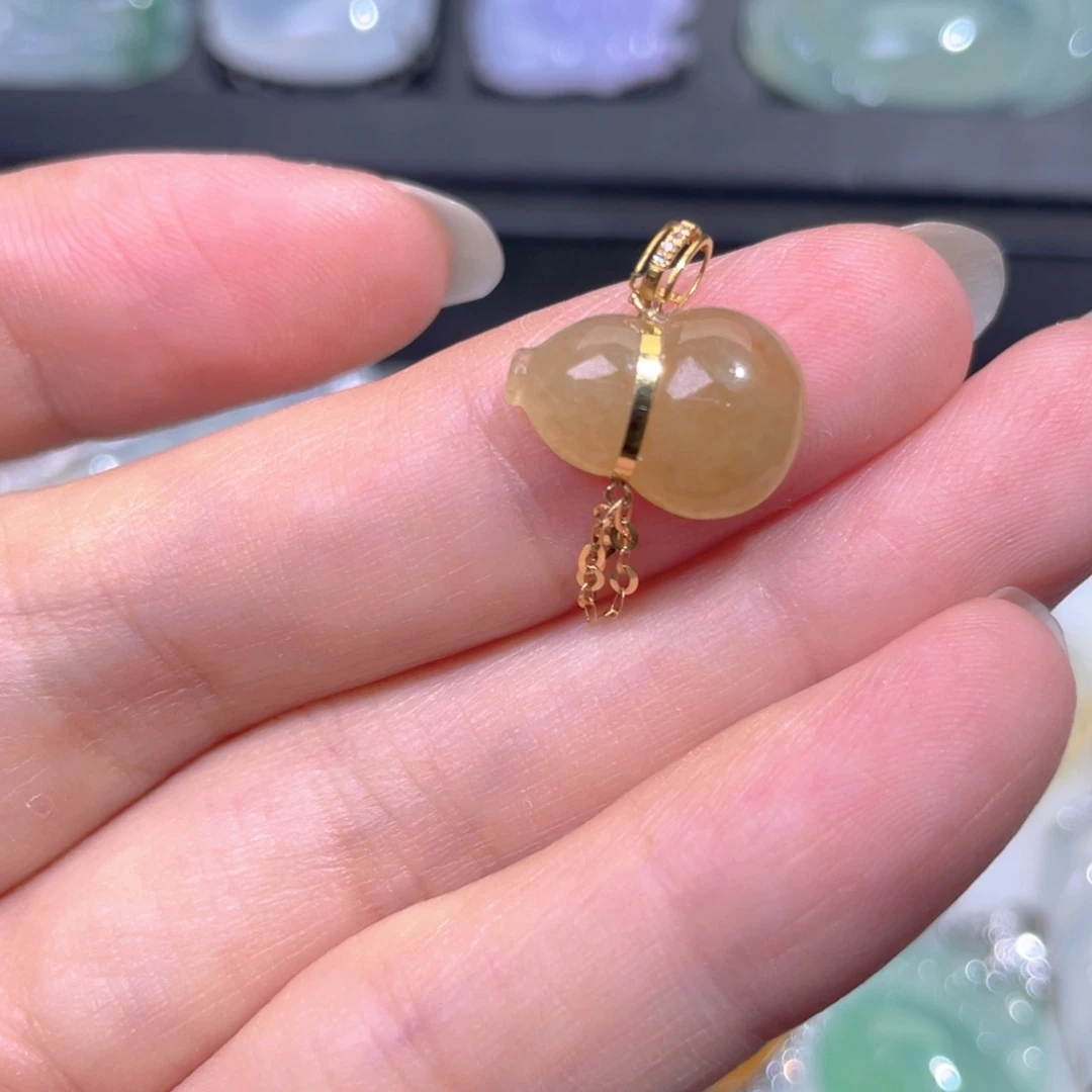 颈饰18K金镶嵌翡翠翡翠