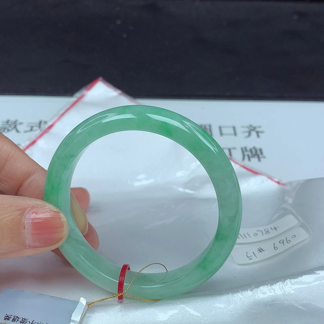 翡翠手镯未镶嵌51圈0784
