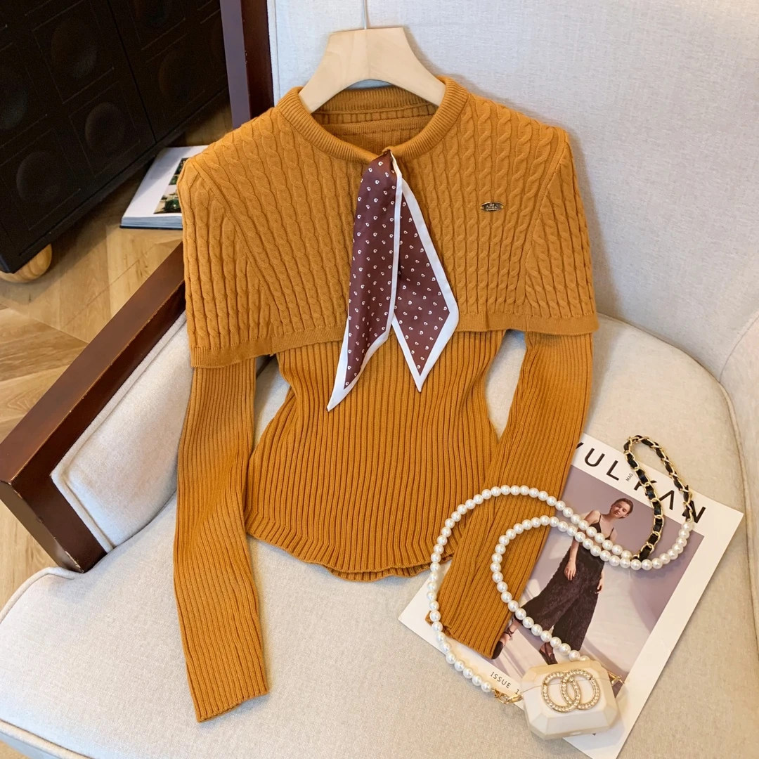 2025秋冬韩新款剧女主富家千金miu系穿搭设计感斗篷麻花针织毛衣