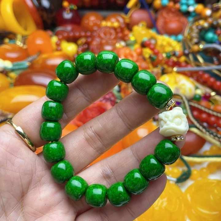 树脂制品春*19号绿色手串