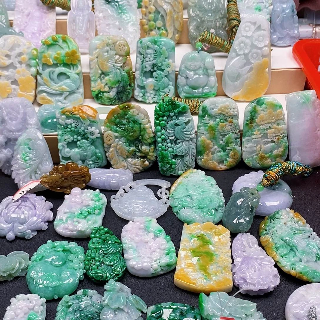 吊坠(不含链)未镶嵌翡翠