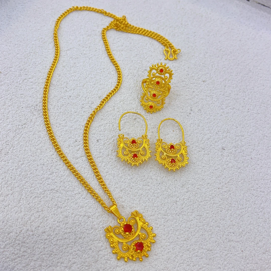 钛钢项链 1025新款三件套首饰耳环项链戒指爆款白搭金色铜合金