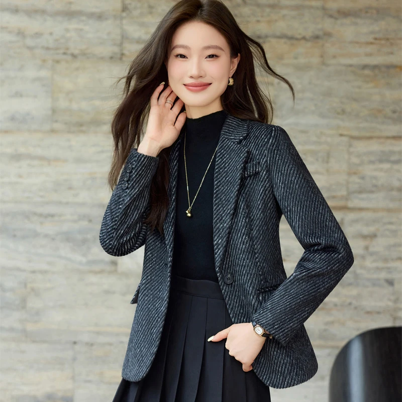 黑色羊毛西装外套女春秋冬2025职业气质女神范休闲大码加厚小西服
