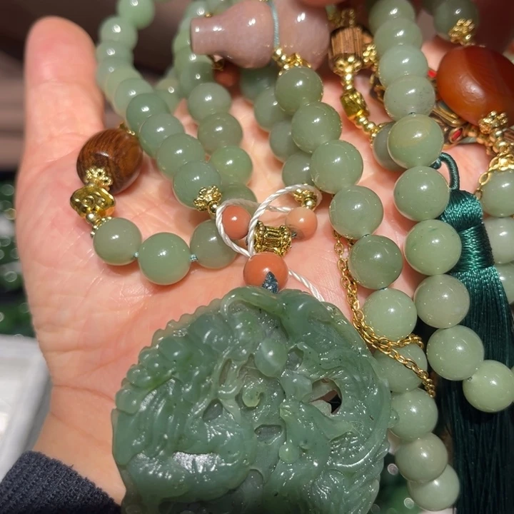 岫玉未镶嵌毛衣链