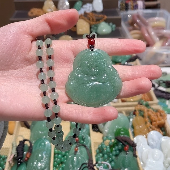 石英质玉未镶嵌颈饰