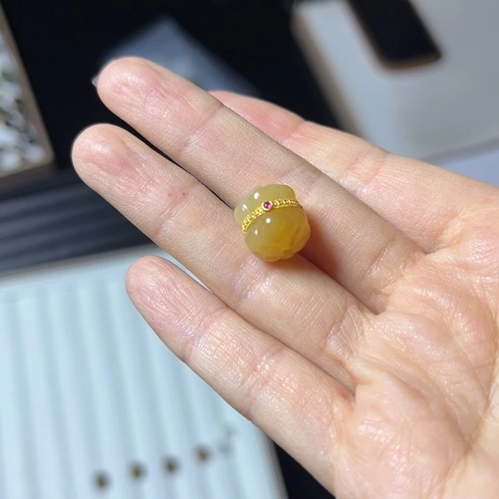 和田玉吊坠(不含链)18K金镶嵌?***兮11+*12+