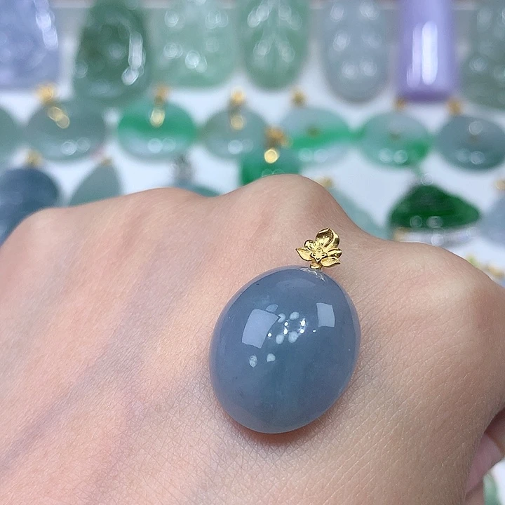 翡翠18K金镶嵌颈饰翡翠
